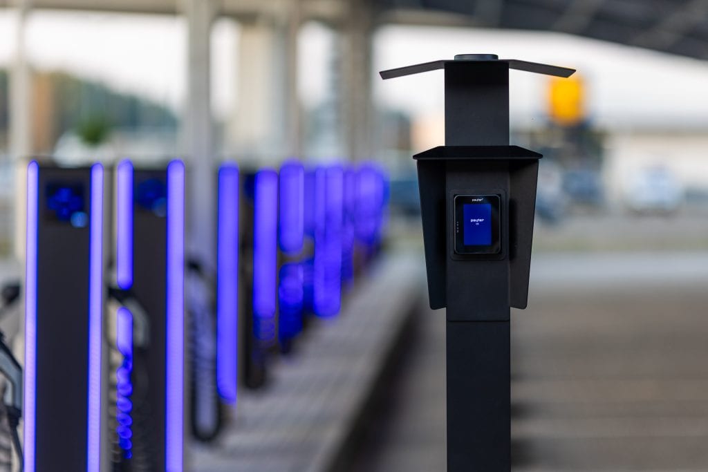 Elinta Payment Pole am Lade-Standort